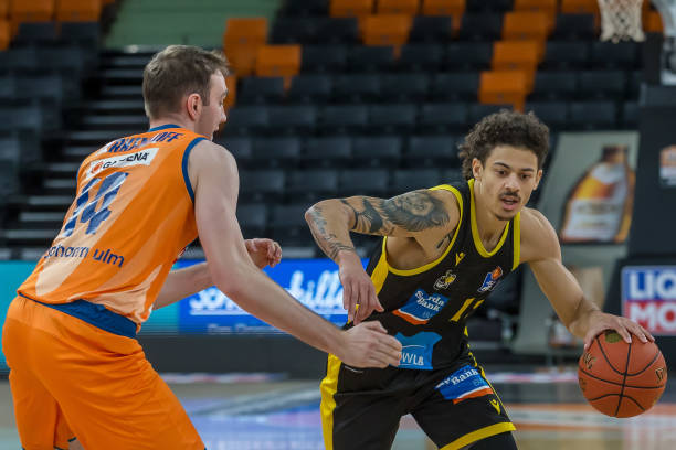 具变化性的 具变化性的